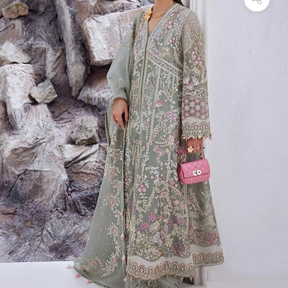 Suffuse formals 2024 - Picture 1 of 2